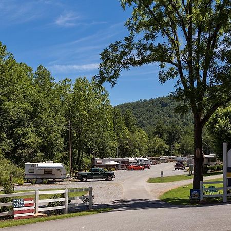 Fort Tatham Rv Resort Sylva Exterior photo