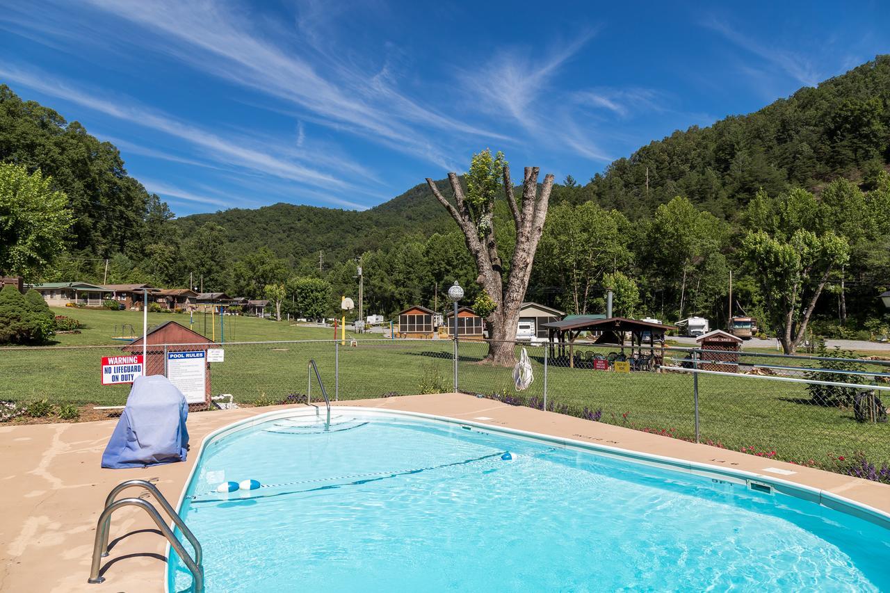 Fort Tatham Rv Resort Sylva Exterior photo